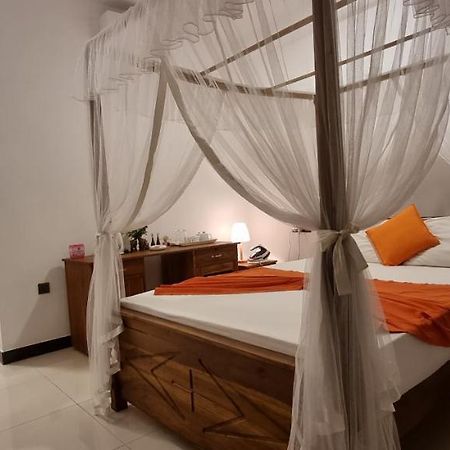 Maduranga N Guest Bed & Breakfast Mirissa Luaran gambar