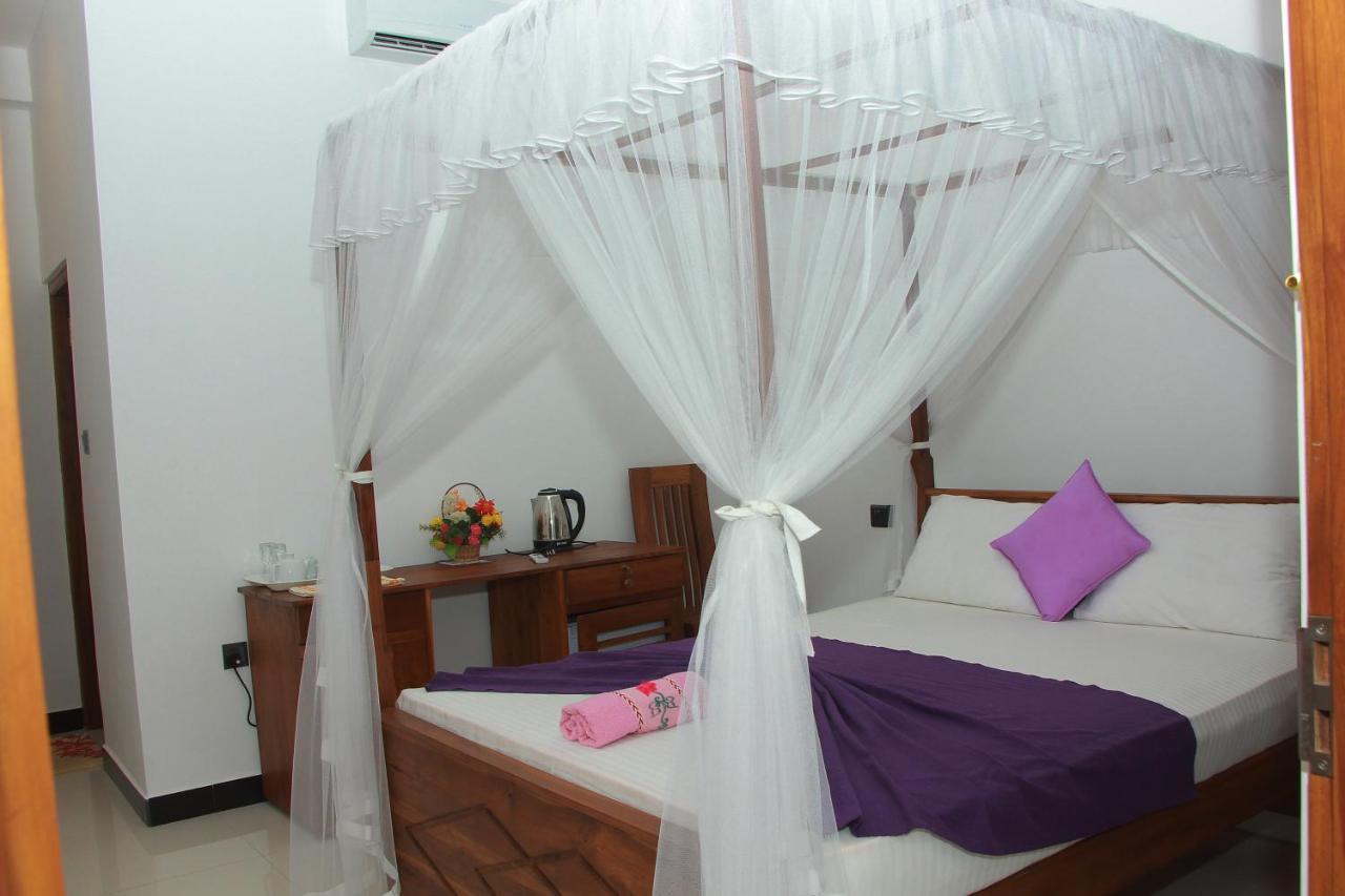 Maduranga N Guest Bed & Breakfast Mirissa Luaran gambar