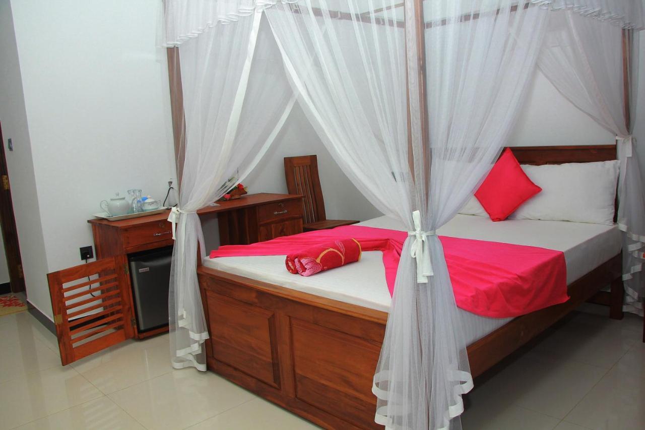 Maduranga N Guest Bed & Breakfast Mirissa Luaran gambar